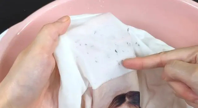 1672474113283143.jpg 衣物發(fā)霉.jpg